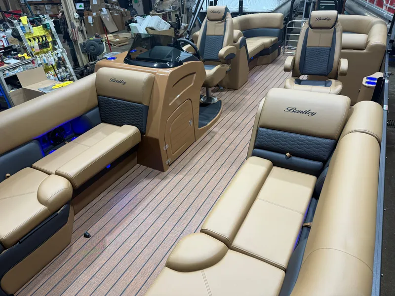 Slide: The Image of Bentley Pontoons Elite 200HP 223 Admiral Quad Lounge Tritoon 2026 - 30