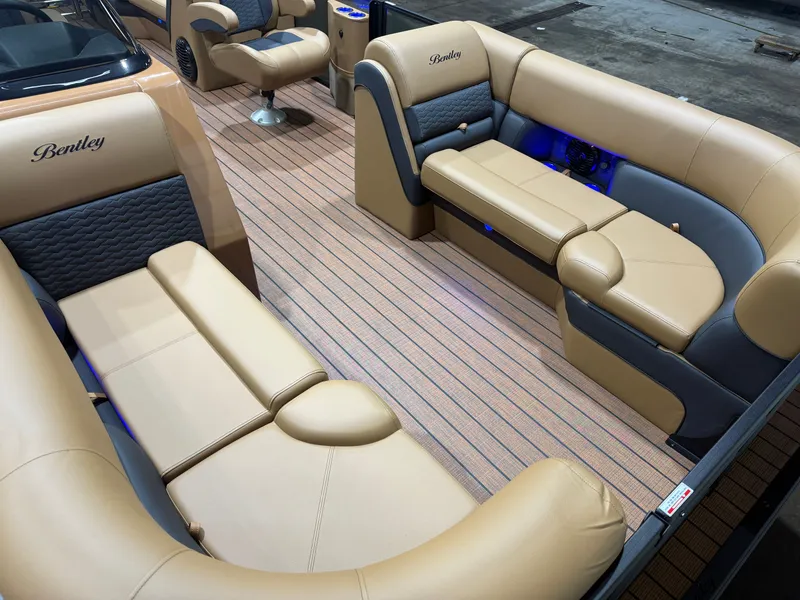 Slide: The Image of Bentley Pontoons Elite 200HP 223 Admiral Quad Lounge Tritoon 2026 - 32