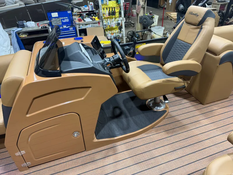 Slide: The Image of Bentley Pontoons Elite 223 Admiral Quad Lounge Tritoon 2026 - 11