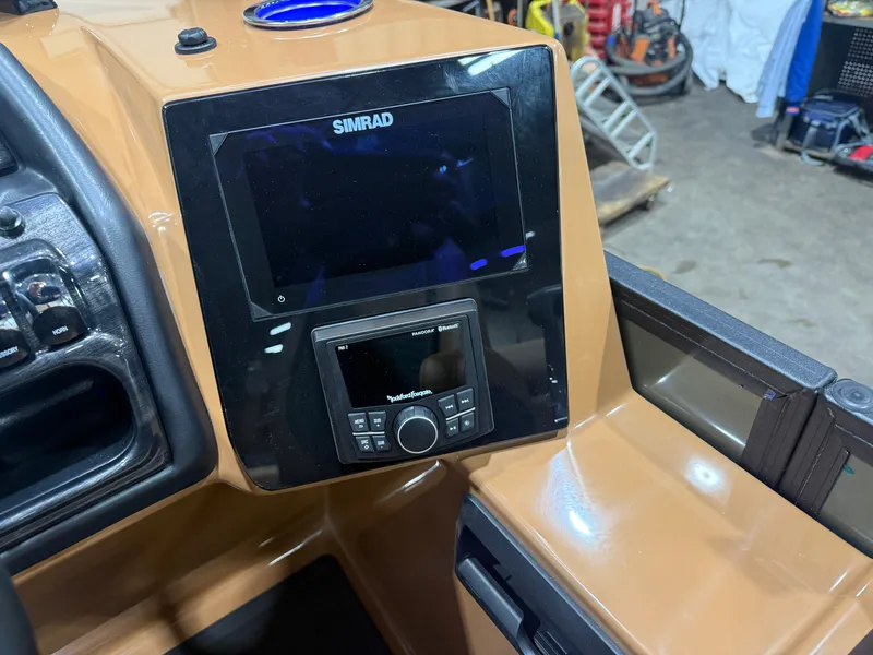 Slide: The Image of Bentley Pontoons Elite 223 Admiral Quad Lounge Tritoon 2026 - 15