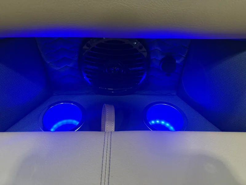 Slide: The Image of Bentley Pontoons Elite 223 Admiral Quad Lounge Tritoon 2026 - 22