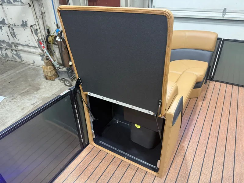Slide: The Image of Bentley Pontoons Elite 223 Admiral Quad Lounge Tritoon 2026 - 26