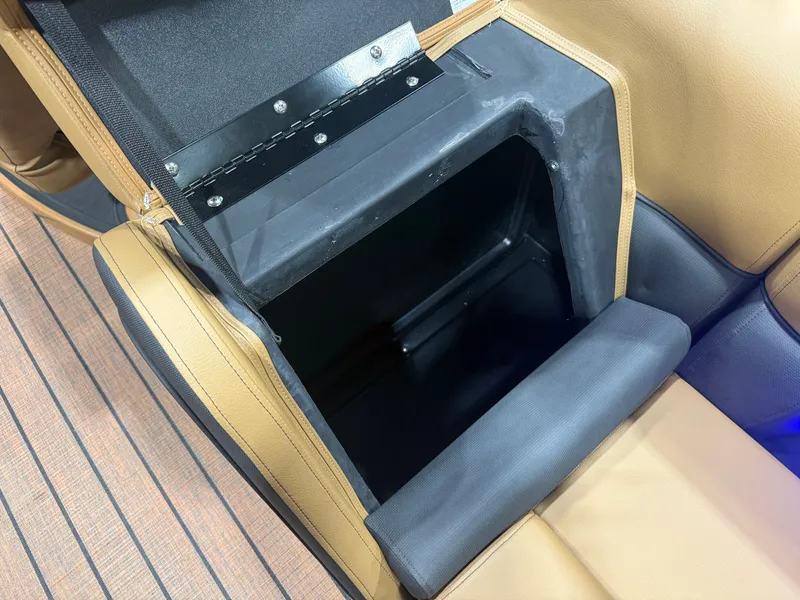 Slide: The Image of Bentley Pontoons Elite 223 Admiral Quad Lounge Tritoon 2026 - 34