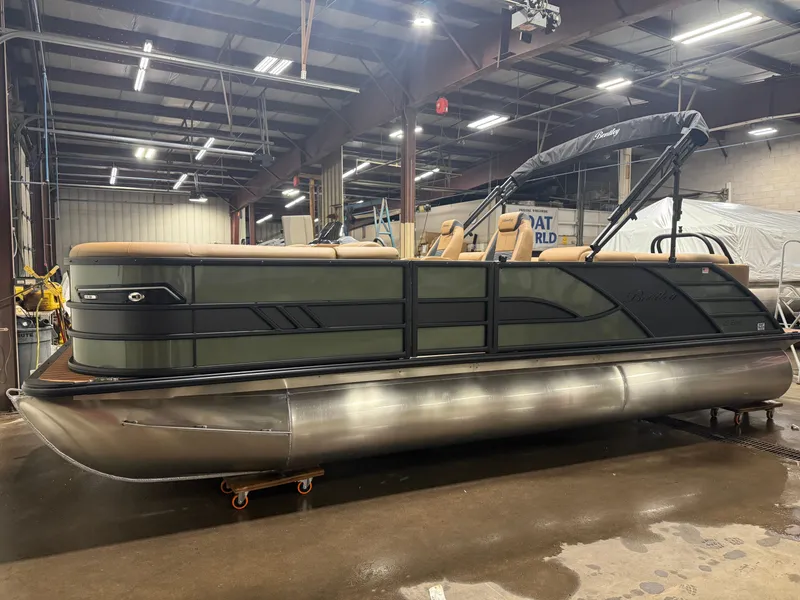 Slide: The Image of Bentley Pontoons Elite 223 Admiral Quad Lounge Tritoon 2026 - 40