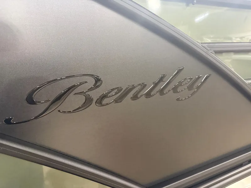 Slide: The Image of Bentley Pontoons Elite 223 Admiral Quad Lounge Tritoon 2026 - 41