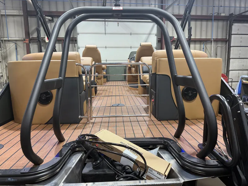 Slide: The Image of Bentley Pontoons Elite 223 Admiral Quad Lounge Tritoon 2026 - 46
