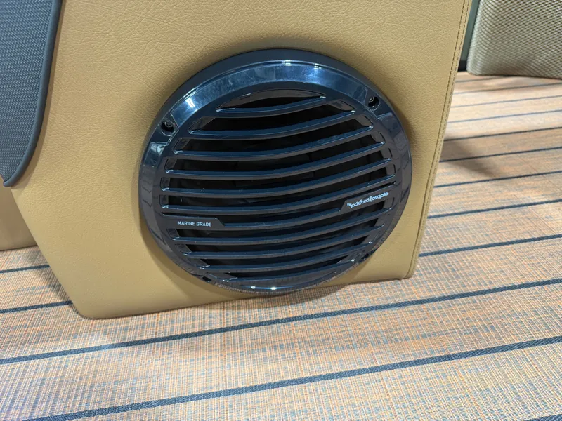 Slide: The Image of Bentley Pontoons Elite 200HP 223 Admiral Quad Lounge Tritoon 2026 - 23