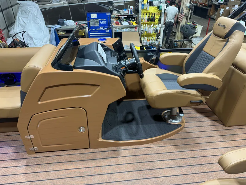 Slide: The Image of Bentley Pontoons Elite 200HP 223 Admiral Quad Lounge Tritoon 2026 - 33