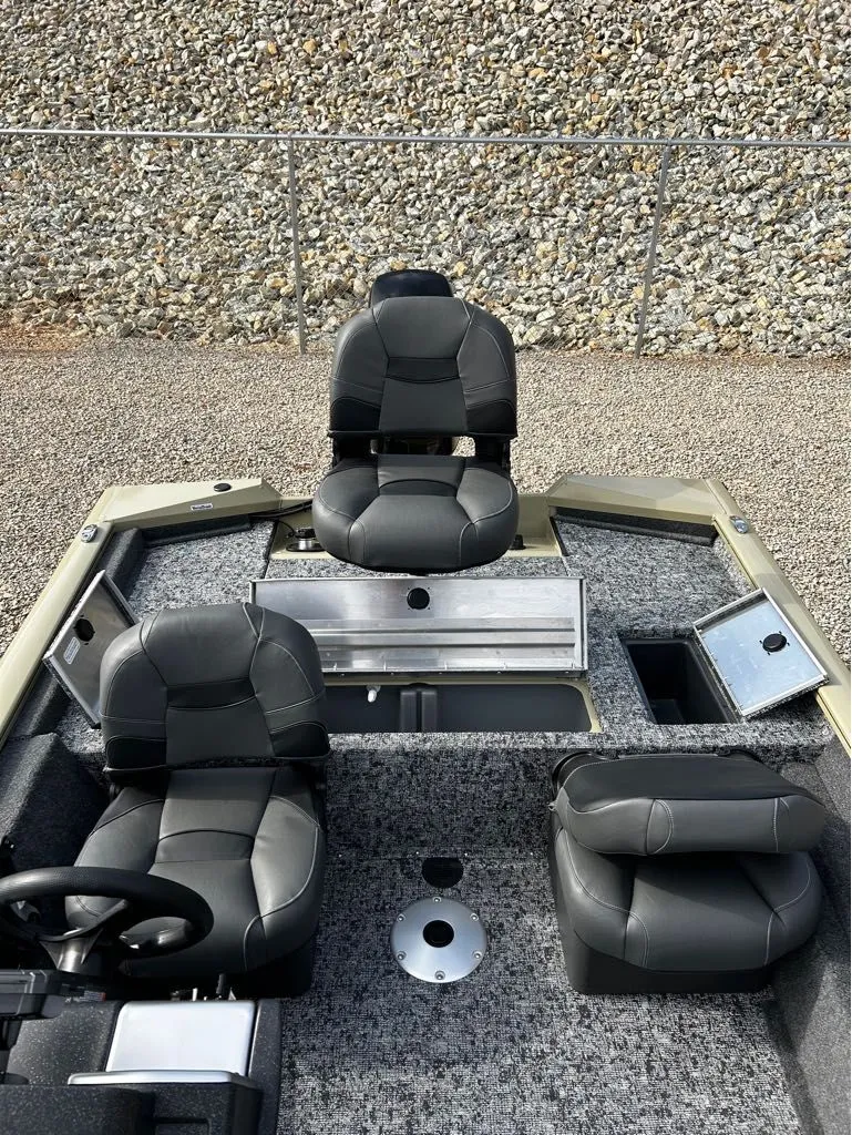 Slide: The Image of Tracker Pro Team 175 Crappie Edition 2026 - 5