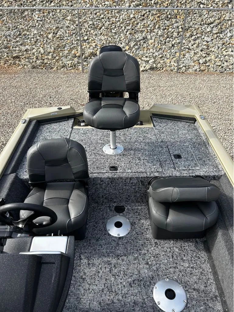 Slide: The Image of Tracker Pro Team 175 Crappie Edition 2026 - 7