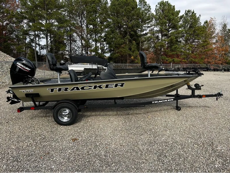 Slide: The Image of Tracker Pro Team 175 Crappie Edition 2026 - 8