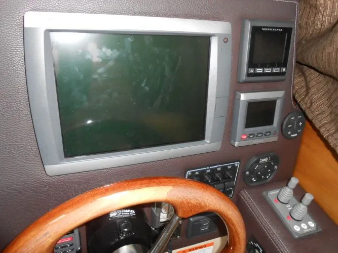 Slide: The Image of 2013 Cutwater C-28 - Image 10 - 10