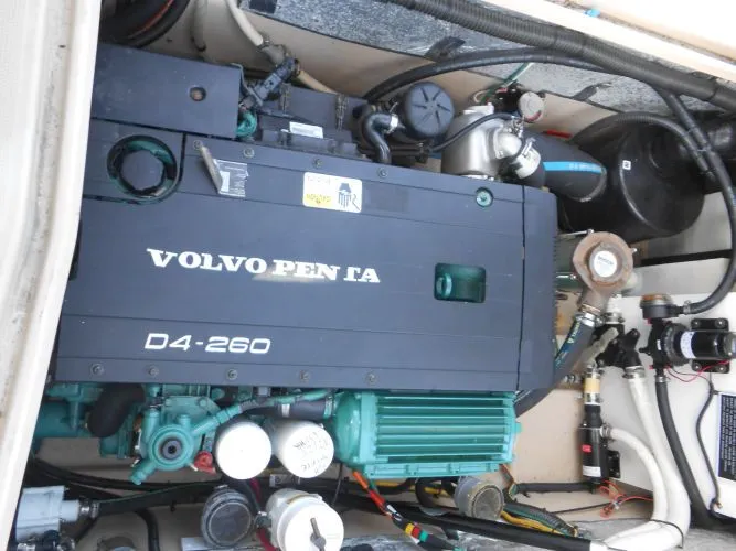 Slide: The Image of 2013 Cutwater C-28 - Image 12 - 12