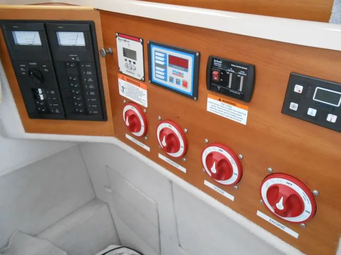 Slide: The Image of 2013 Cutwater C-28 - Image 13 - 13