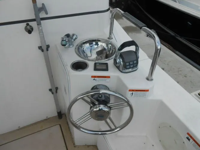 Slide: The Image of 2013 Cutwater C-28 - Image 16 - 16