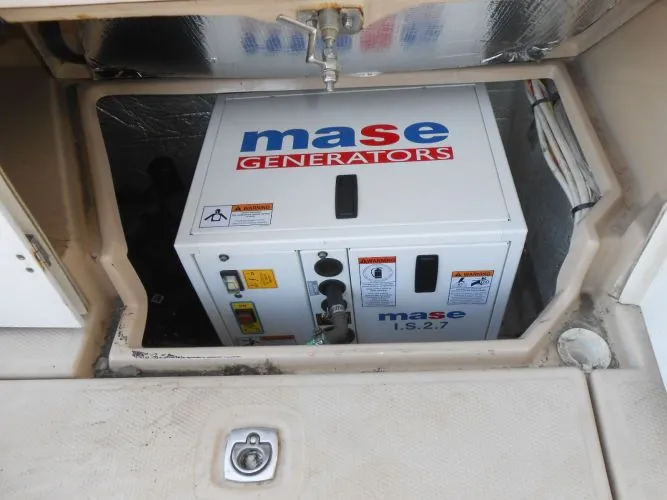 Slide: The Image of 2013 Cutwater C-28 - Image 18 - 18