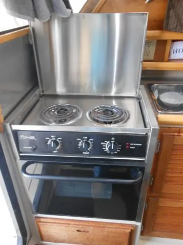 Slide: The Image of 2013 Cutwater C-28 - Image 2 - 2