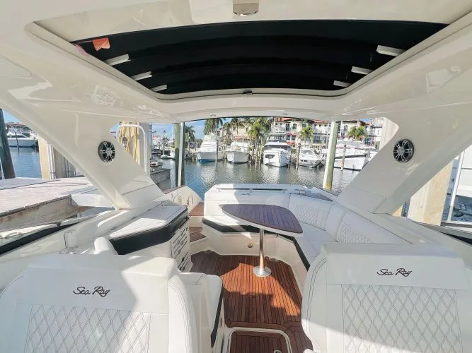 Slide: The Image of 2022 Sea Ray 310 Slx - Image 16 - 16