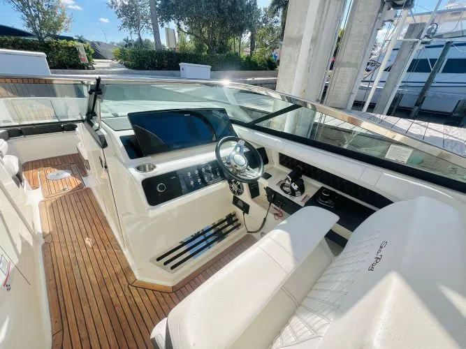 Slide: The Image of 2022 Sea Ray 310 Slx - Image 17 - 17