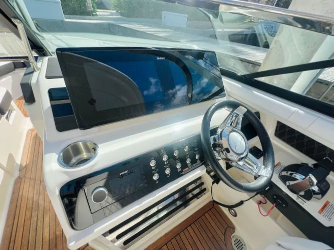 Slide: The Image of 2022 Sea Ray 310 Slx - Image 18 - 18