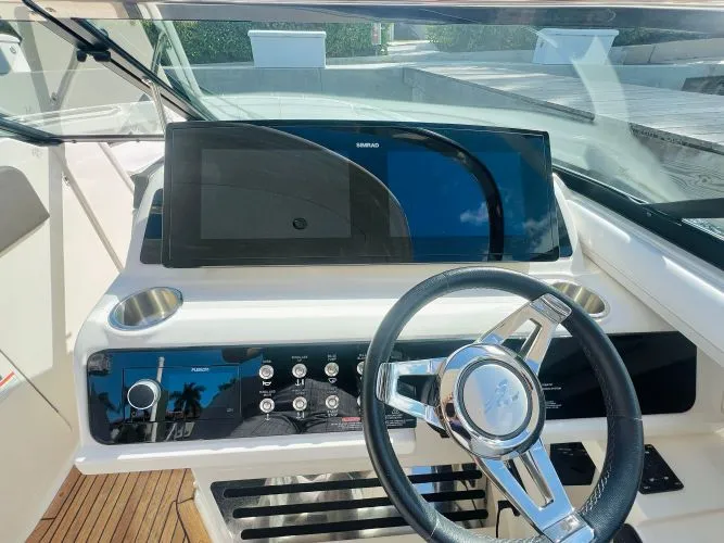 Slide: The Image of 2022 Sea Ray 310 Slx - Image 20 - 20