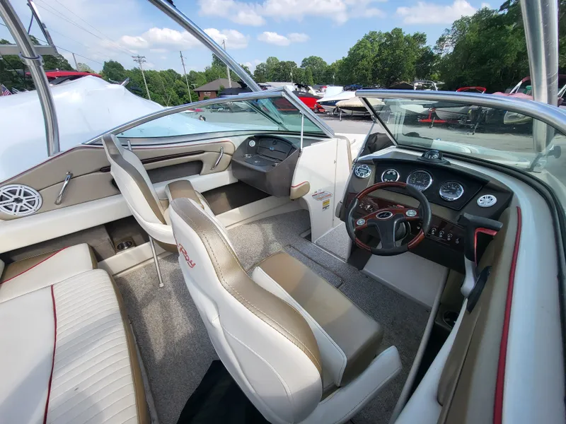 Slide: The Image of Sea Ray 210 Select 2007 - 11