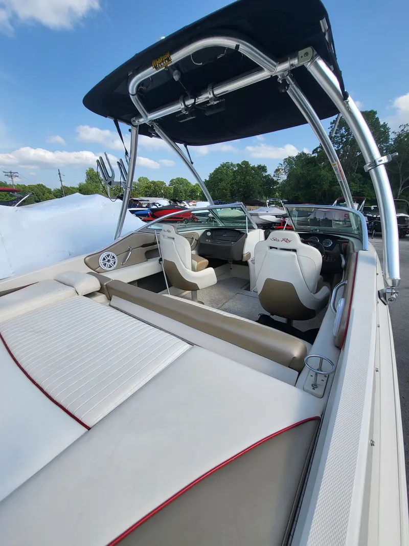 Slide: The Image of Sea Ray 210 Select 2007 - 9