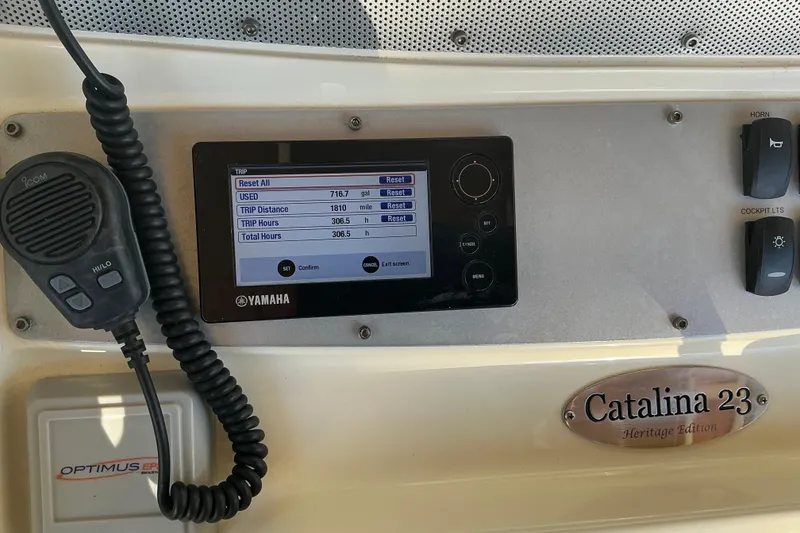 Slide: The Image of Control panel of a 2016 Chris-Craft Catalina 23 boat with Yamaha display and microphone. - 17
