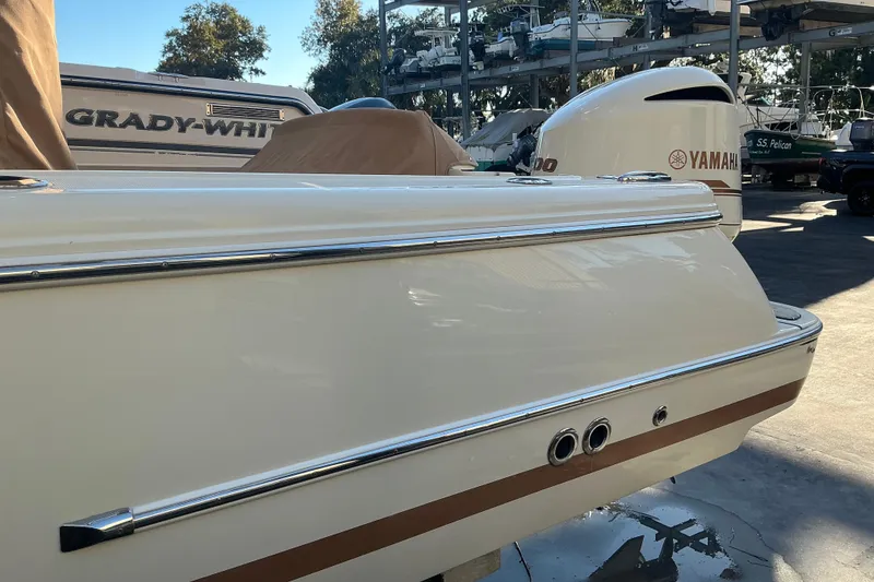 Slide: The Image of 2016 Chris-Craft Catalina 23 boat with Yamaha engine in storage facility. - 5