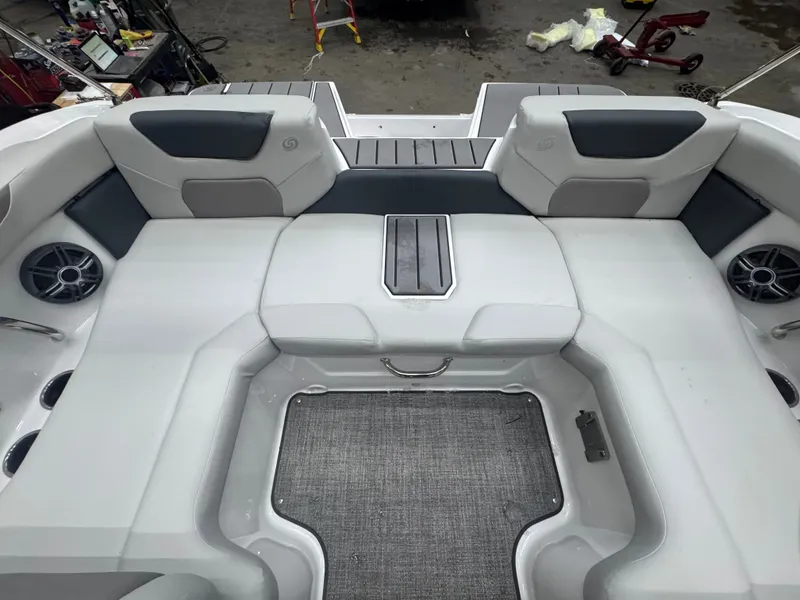 Slide: The Image of Hurricane SD2050-OB 2026 - 16