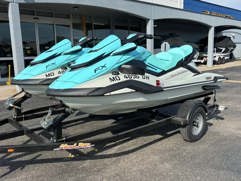 Slide: The Image of Yamaha FX Cruiser HO 2025 - 2