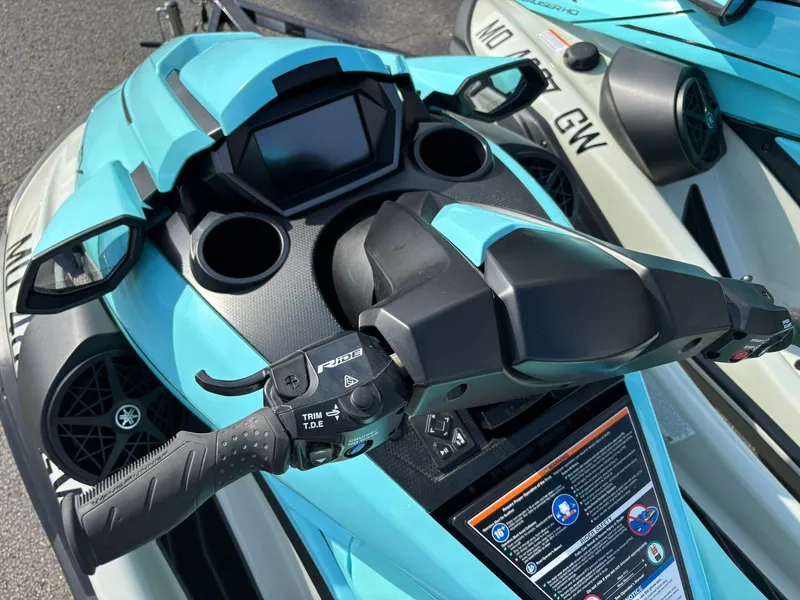 Slide: The Image of Yamaha FX Cruiser HO 2025 - 24