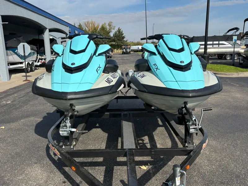 Slide: The Image of Yamaha FX Cruiser HO 2025 - 3