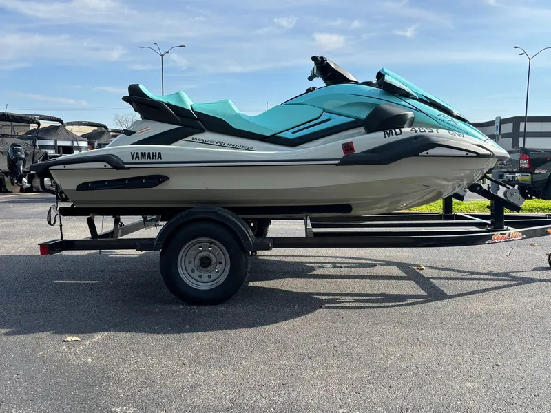 Slide: The Image of Yamaha FX Cruiser HO 2025 - 30