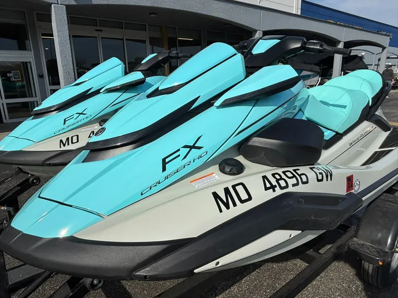 Slide: The Image of Yamaha FX Cruiser HO 2025 - 4