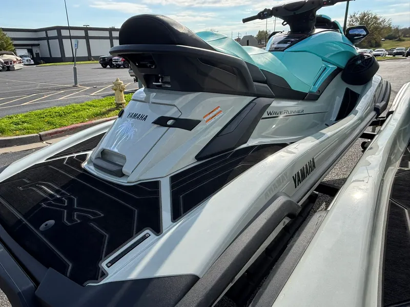 Slide: The Image of Yamaha FX Cruiser HO 2025 - 6