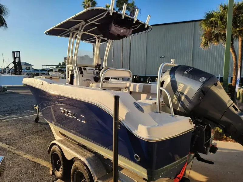 Slide: The Image of Robalo R200 Center Console 2017 - 4