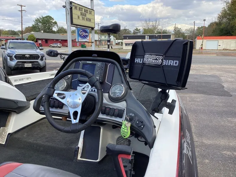 Slide: The Image of Skeeter ZX200 2013 - 16