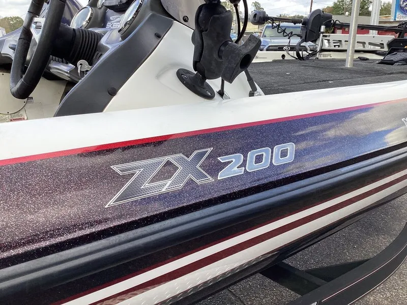 Slide: The Image of Skeeter ZX200 2013 - 18