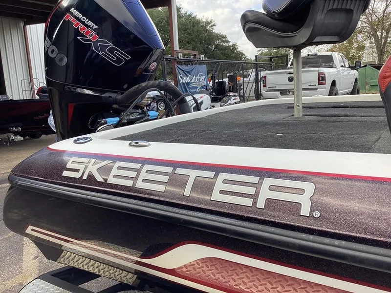 Slide: The Image of Skeeter ZX200 2013 - 19
