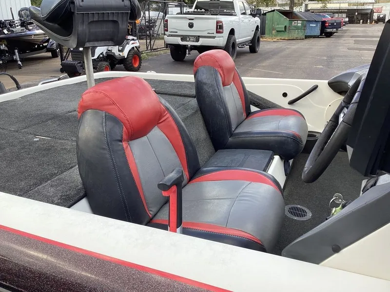 Slide: The Image of Skeeter ZX200 2013 - 23