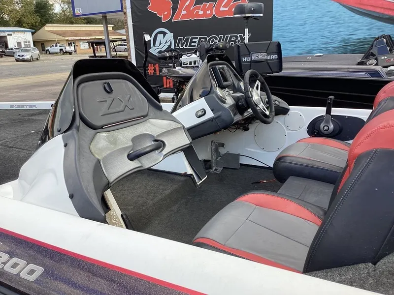 Slide: The Image of Skeeter ZX200 2013 - 30