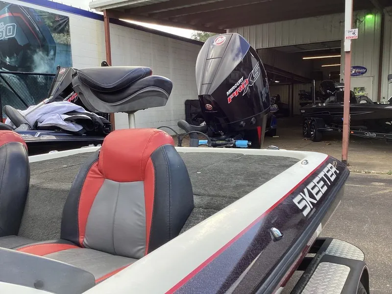 Slide: The Image of Skeeter ZX200 2013 - 32