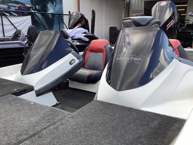 Slide: The Image of Skeeter ZX200 2013 - 33