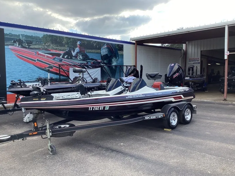 Slide: The Image of Skeeter ZX200 2013 - 4