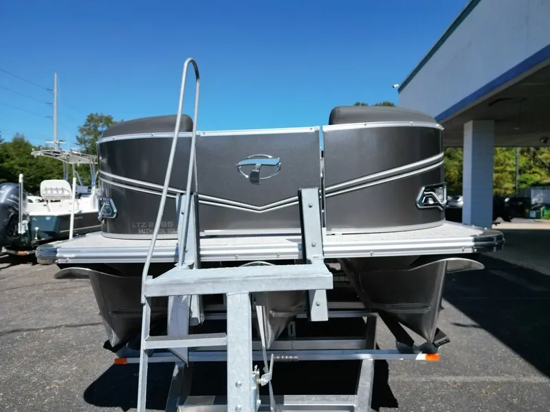 Slide: The Image of Tahoe 21LTZ RF 2024 - 11