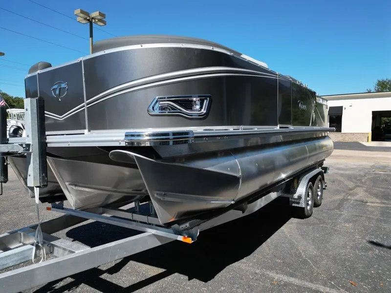 Slide: The Image of Tahoe 21LTZ RF 2024 - 9