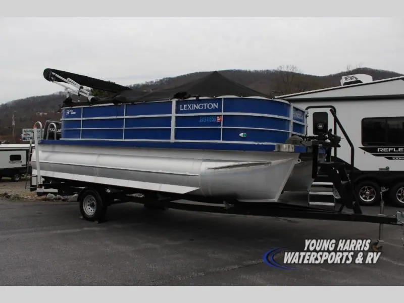 The Image of Lexington 3 Series 320 2022 - 1