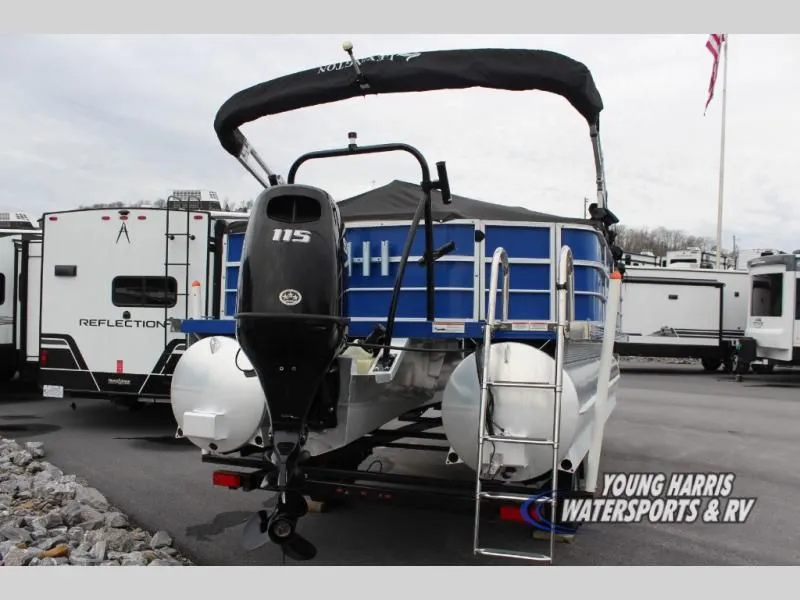 Slide: The Image of Lexington 3 Series 320 2022 - 4