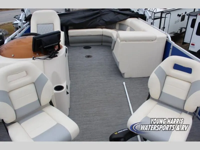 Slide: The Image of Lexington 3 Series 320 2022 - 5